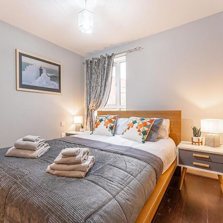 City Centre Flat Ideal For Contractors, Families & Relocators - Disable People Welcome - Free Parking, Fast Wifi, Smart Tv And 2 Bathrooms, 7Min Walk From Train Station! Coventry Dış mekan fotoğraf
