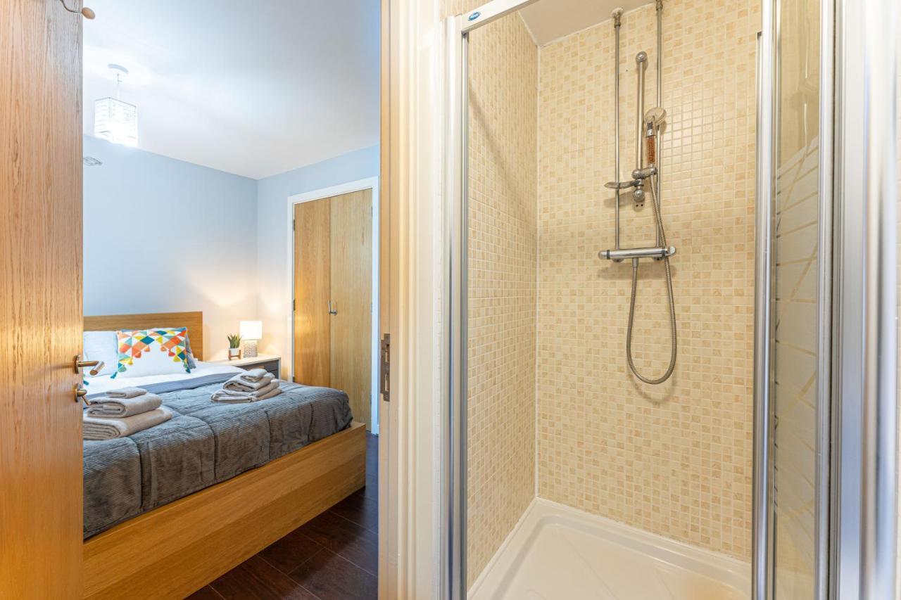 City Centre Flat Ideal For Contractors, Families & Relocators - Disable People Welcome - Free Parking, Fast Wifi, Smart Tv And 2 Bathrooms, 7Min Walk From Train Station! Coventry Dış mekan fotoğraf
