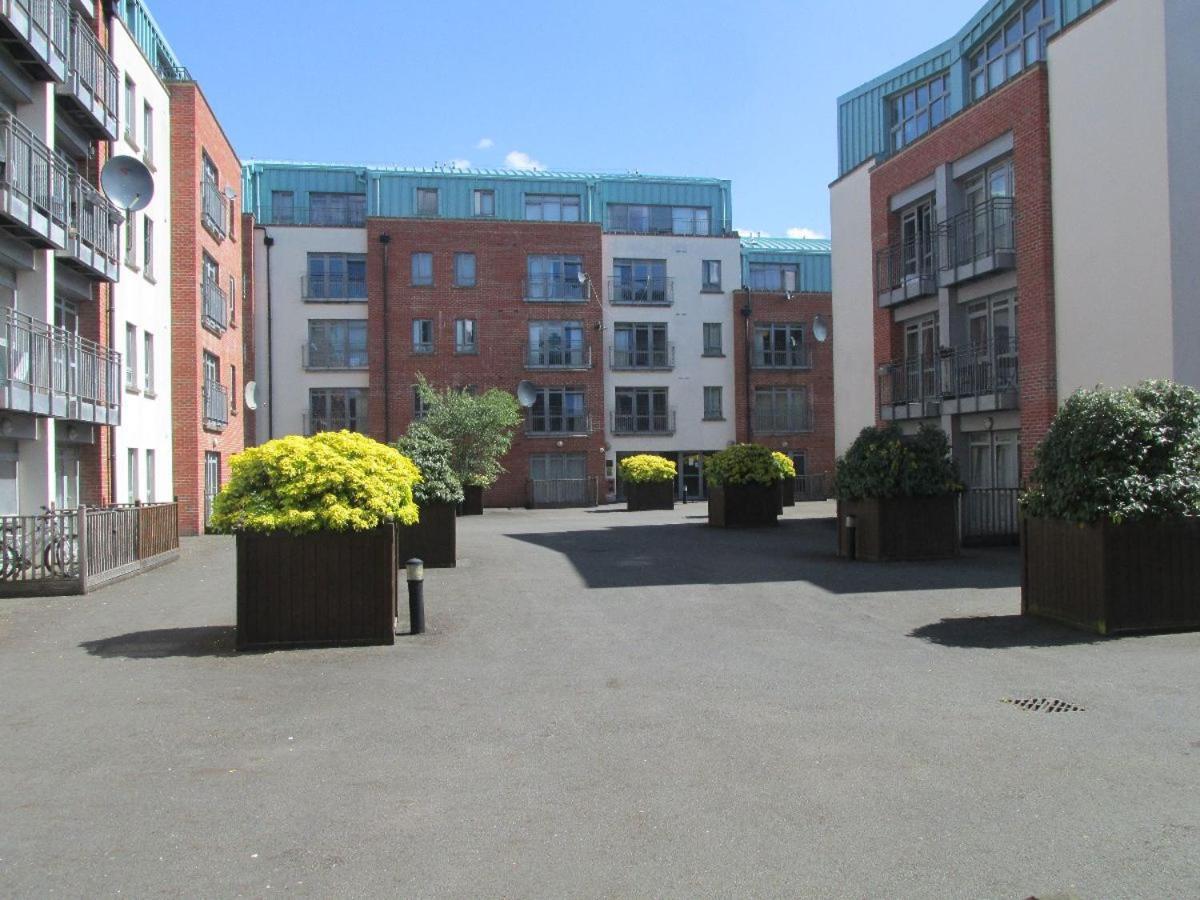 City Centre Flat Ideal For Contractors, Families & Relocators - Disable People Welcome - Free Parking, Fast Wifi, Smart Tv And 2 Bathrooms, 7Min Walk From Train Station! Coventry Dış mekan fotoğraf